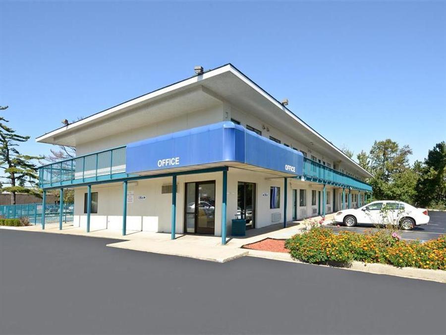 Americas Best Value Inn Battle Creek Exteriér fotografie